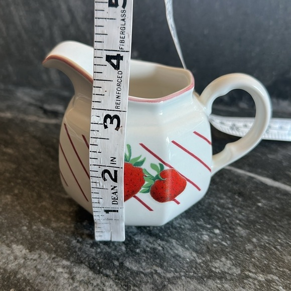 Vintage Mikasa Fresh Fruit DP 002 STRAWBERRIES 2 pc Creamer & Sugar Bowl w/ Lid - Picture 7 of 8